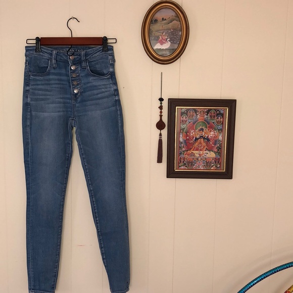 AEO High Waisted Jeans size 4 - Picture 1 of 6